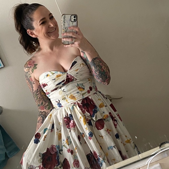 Meet your Posher, Aly - Picture 8 of 8